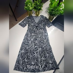 KAREL Splendide robe cache-coeur à motifs de longueur midi